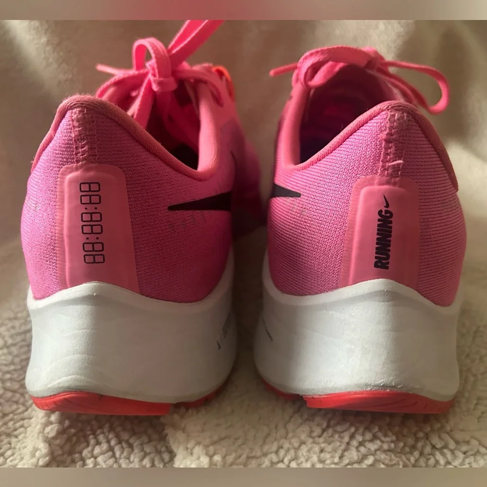 Nike Pink and Black Women's Running Shoes